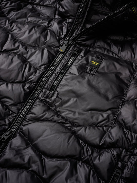 PIUMINO CON CAPPUCCIO E TASCHINA WAVE