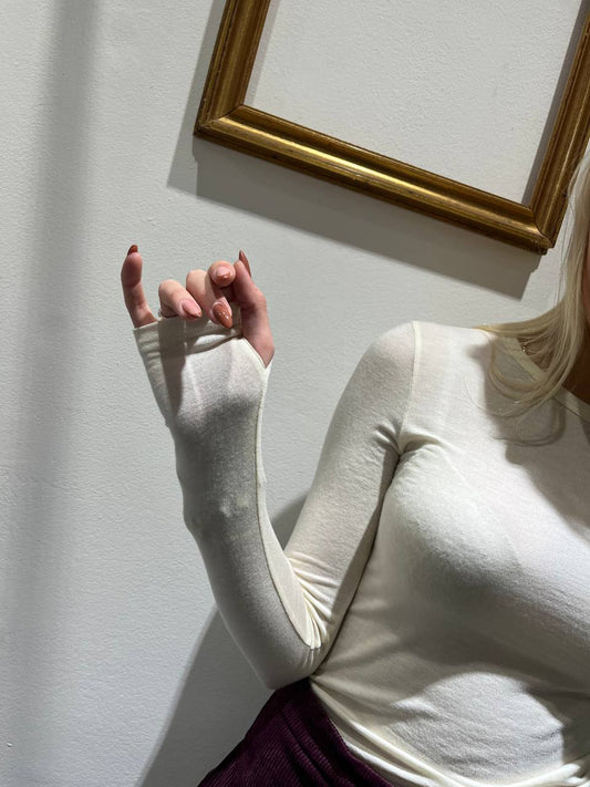 Maglia aderente con dettaglio passapollice Lorena