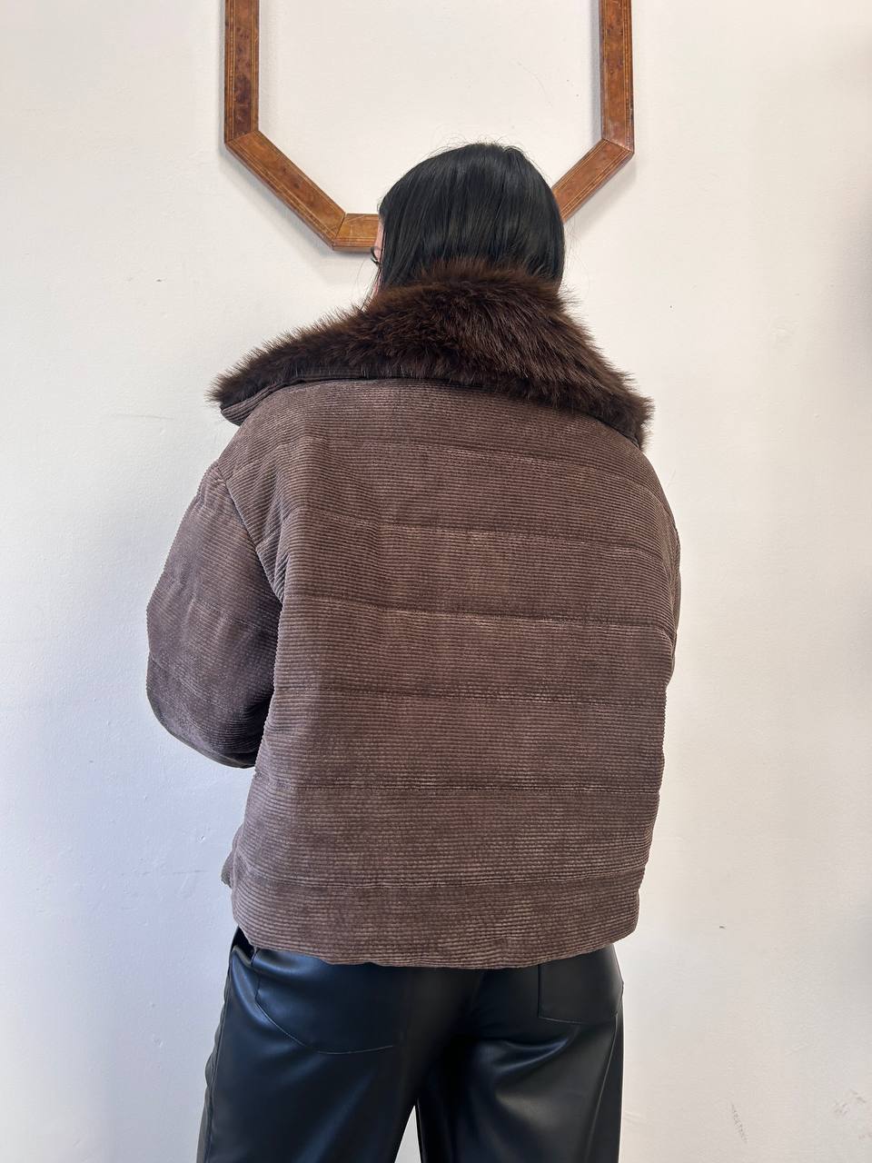 Giacca piumino corta con collo in pelliccia sintetica Ninella