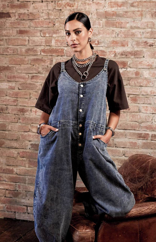 Salopette jeans con t-shirt curvy Dama