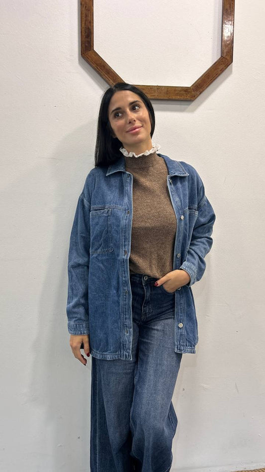 Camicia over jeans Brinalia