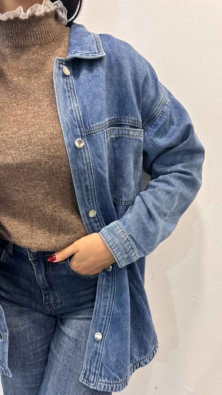 Camicia over jeans Brinalia