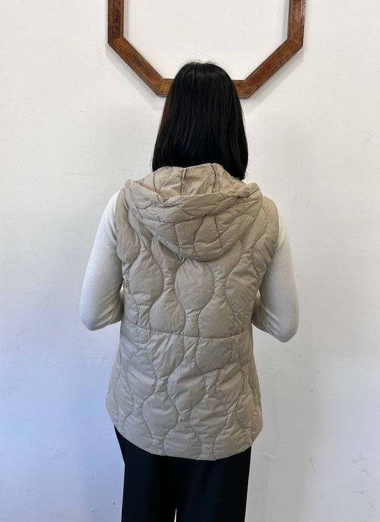 Gilet trapuntato 100 grammi con cappuccio Soreia