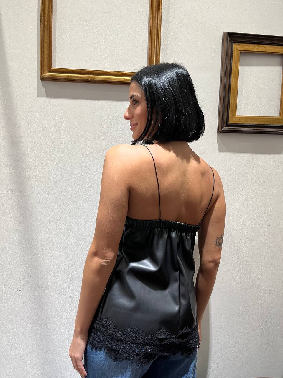 Canotta in similpelle con pizzo Dexia