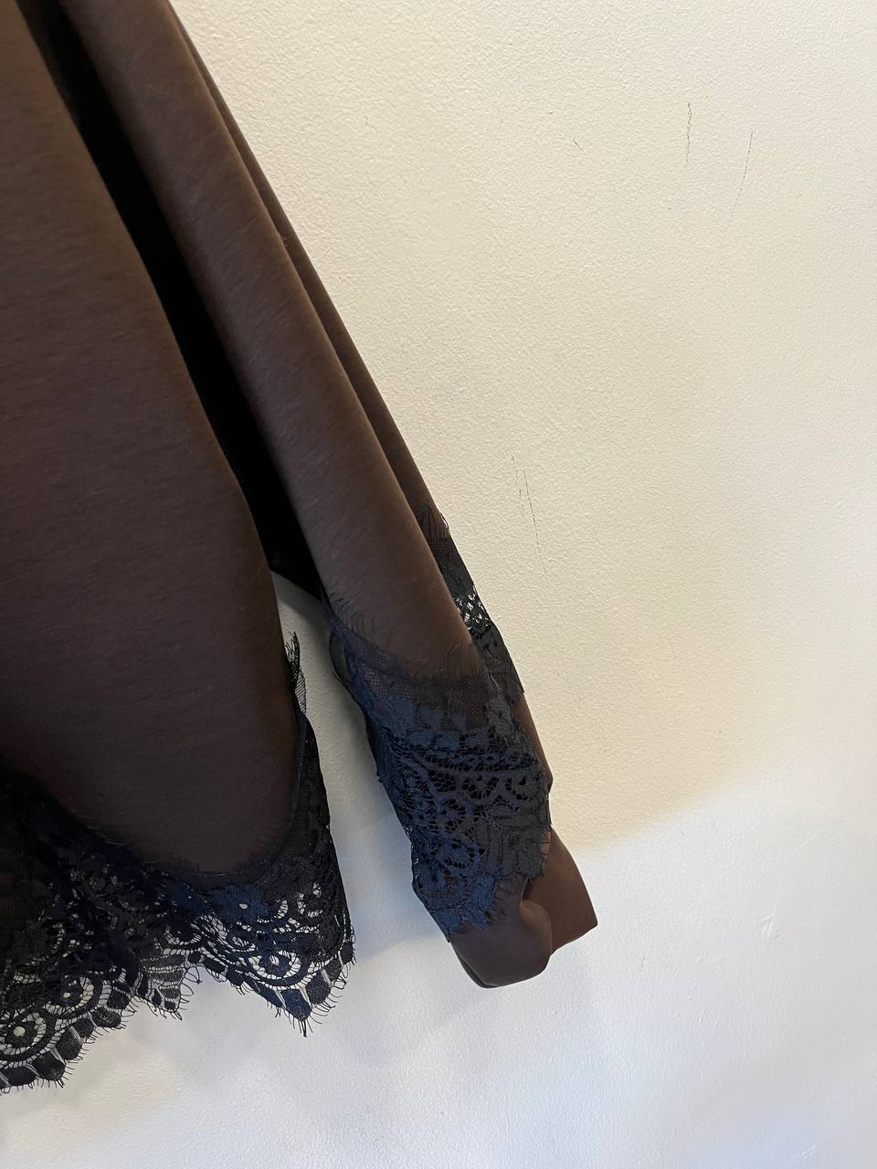 Felpa girocollo con bordo in pizzo Savia