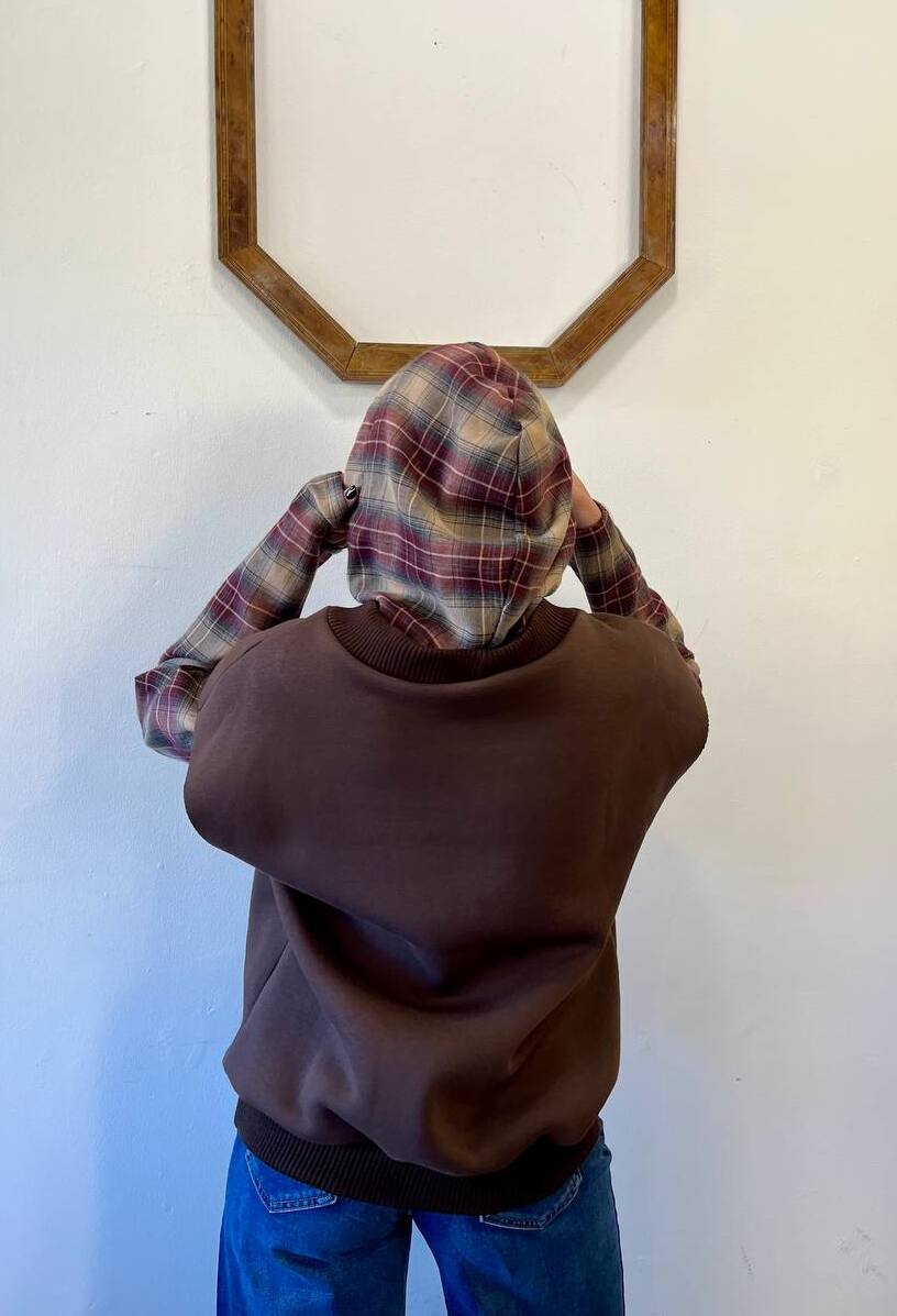 Felpa oversize con cappuccio e inserti a quadri Dorena