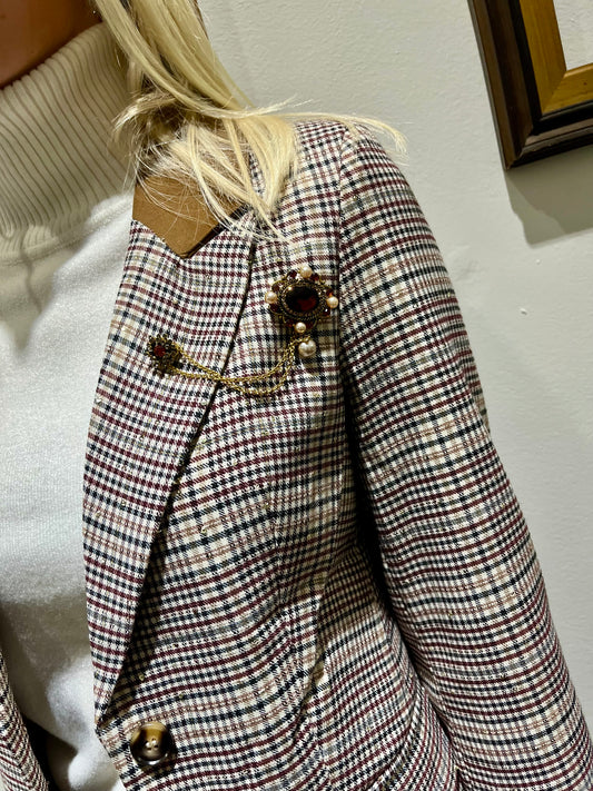 Giacca con spilla Antea