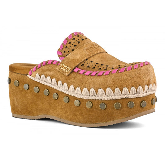 Clog leather overstitch