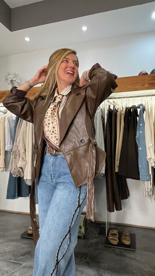 Jeans con ricami e cintura decorata Ula