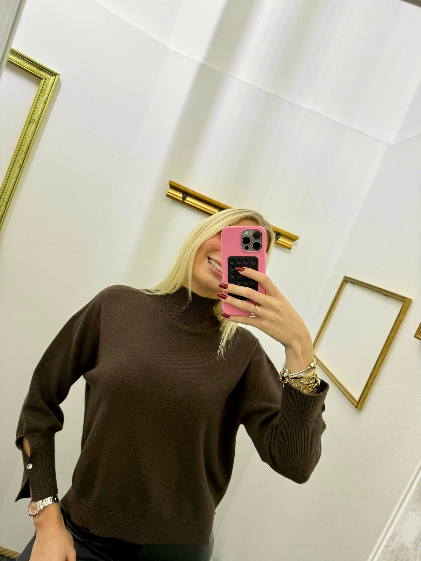 Maglioncino collo alto bottone gioiello Ivella