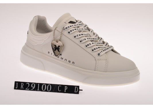 Sneakers platform con charm e loghi