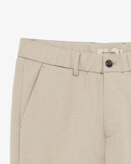 Pantaloni a sigaretta