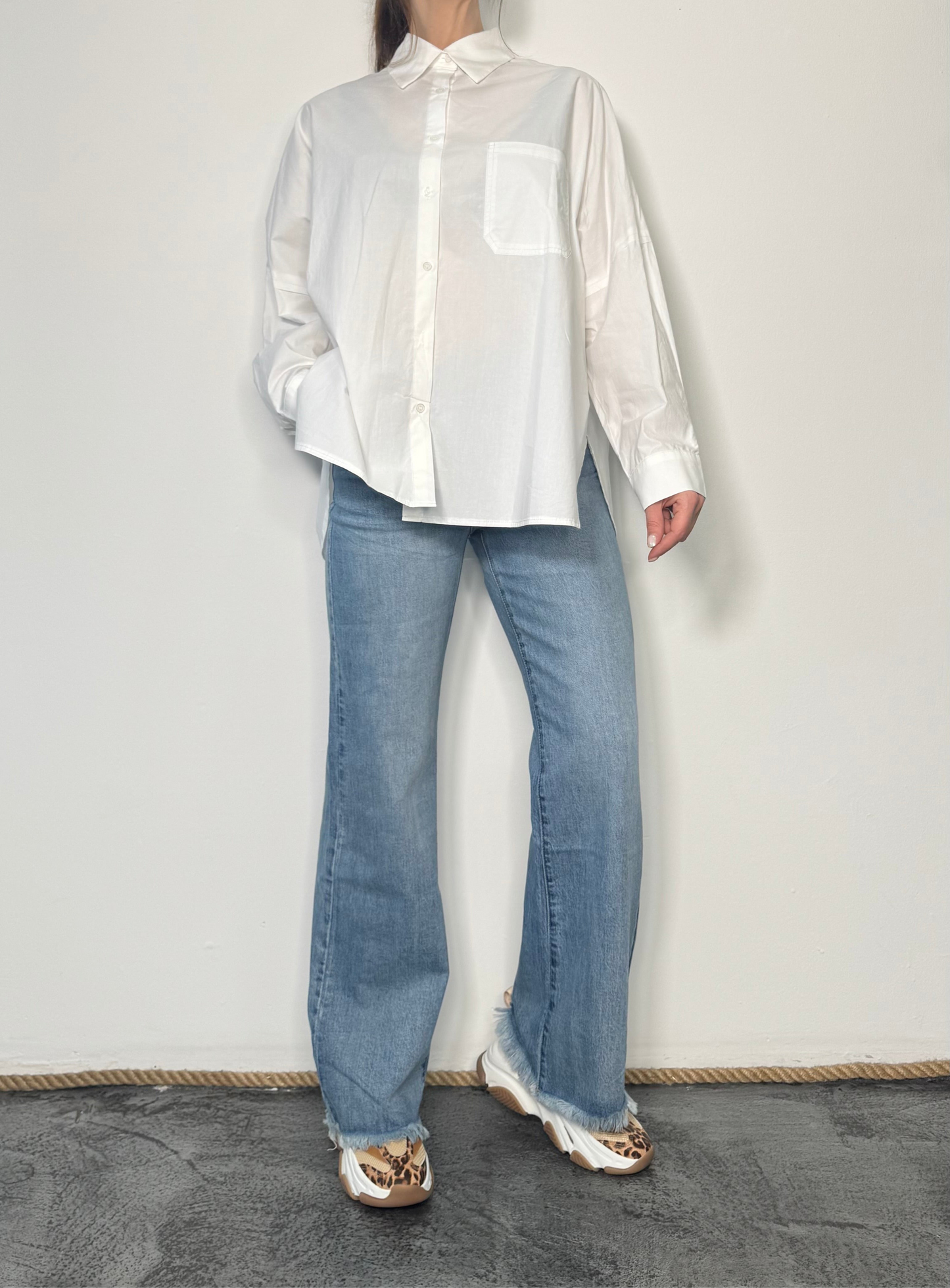 Jeans wide leg con orlo sfrangiato Lua