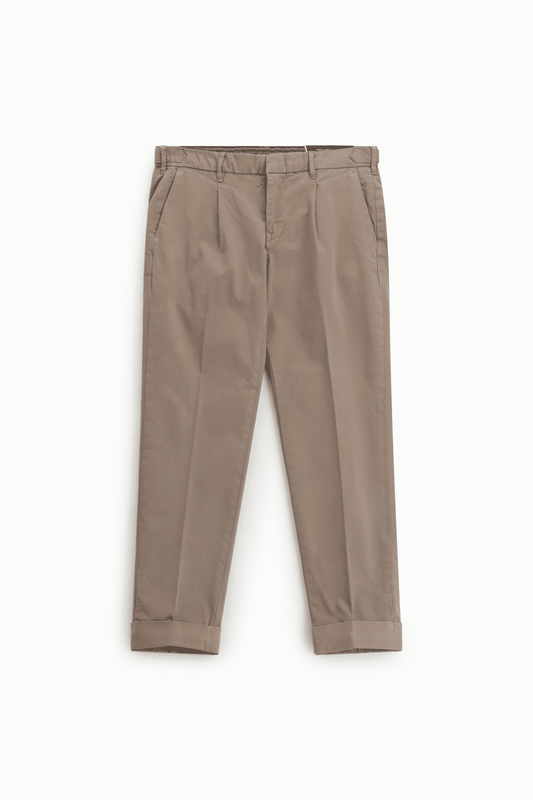 Pantaloni chino con tasche