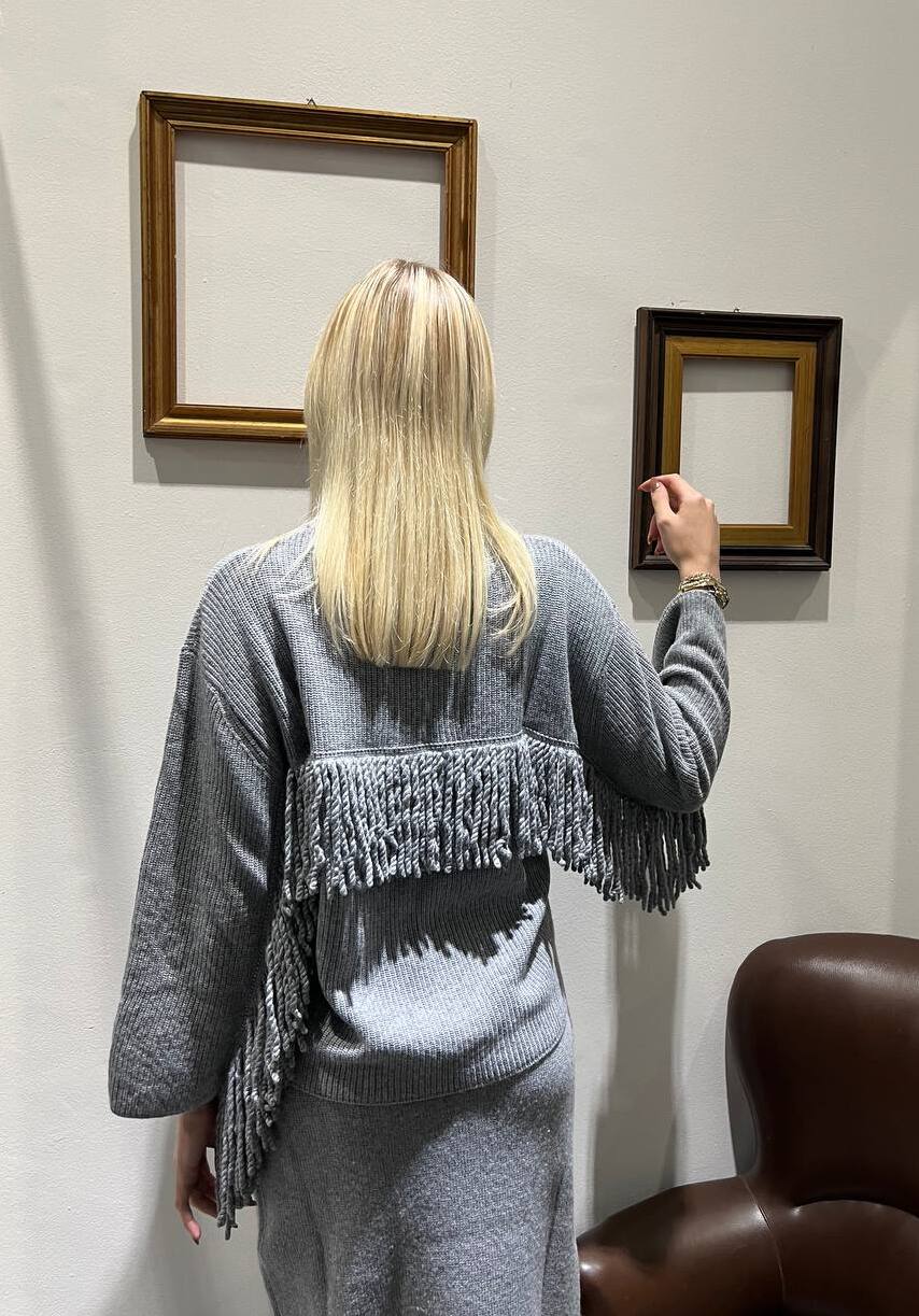 Maglione con maniche ampie e frange laterali Tamara