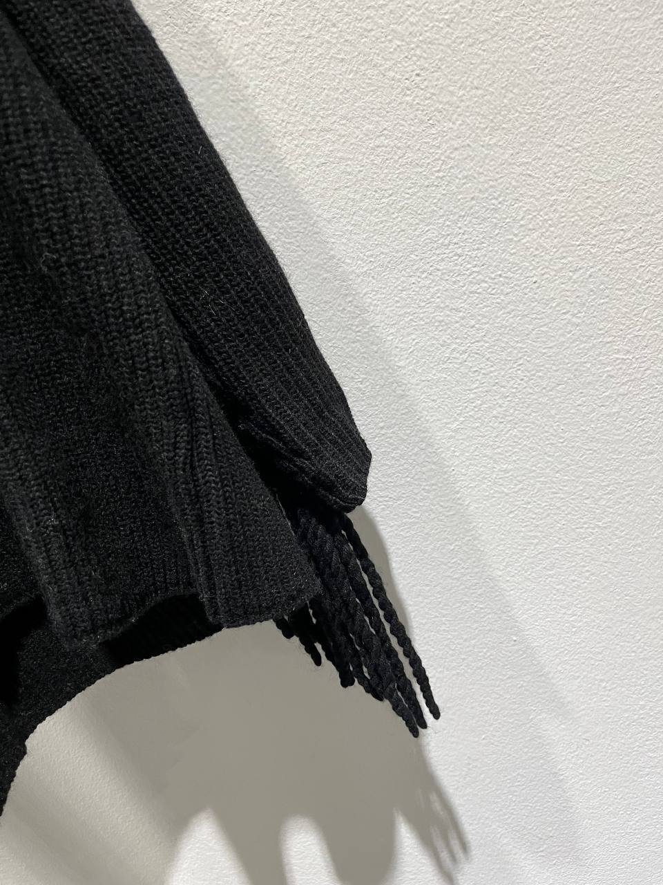 Maglione con maniche ampie e frange laterali Tamara