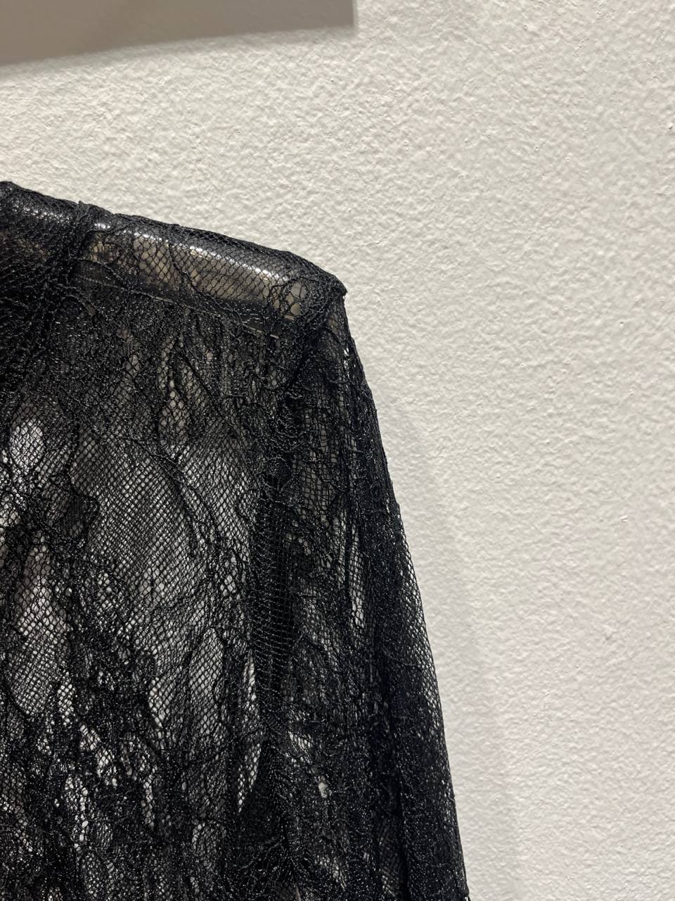 Maglia in pizzo trasparente a collo alto Mirta