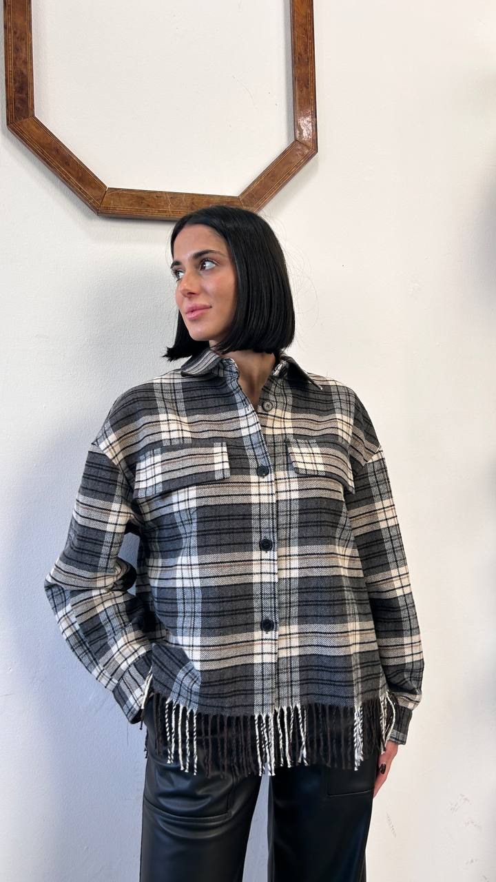 Camicia over in tessuto a quadri con frange Vianella