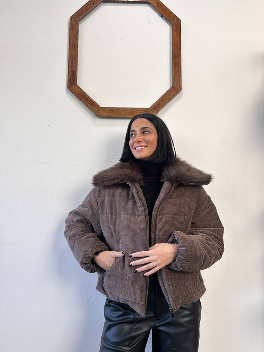 Giacca piumino corta con collo in pelliccia sintetica Ninella