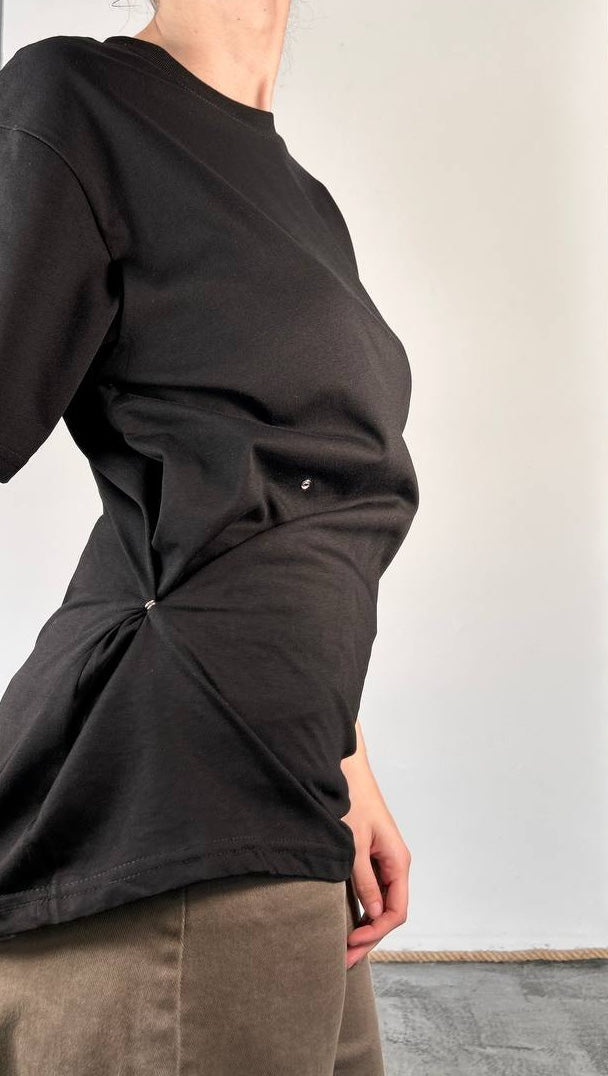 T-shirt over Romana
