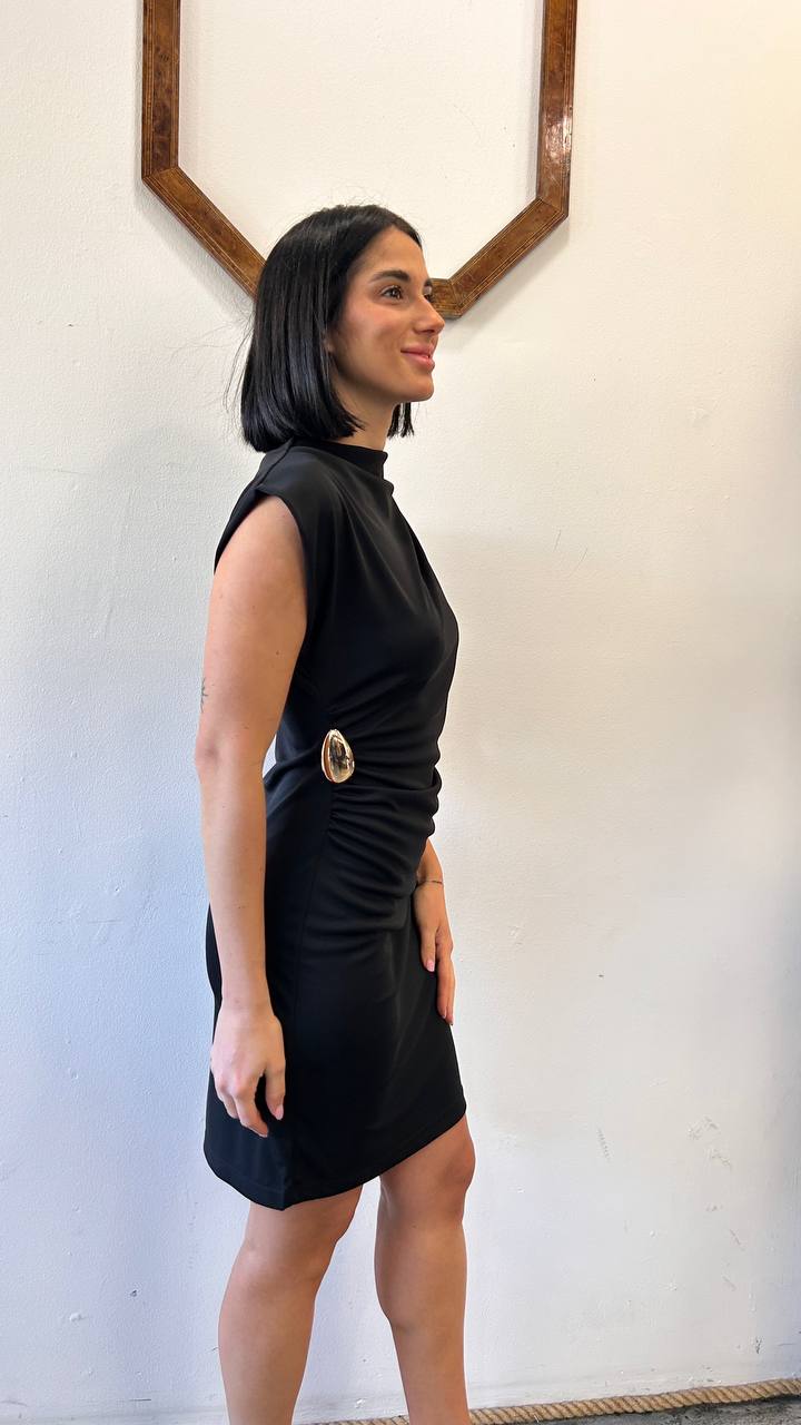 Abito smanicato con spilla laterale Mirella