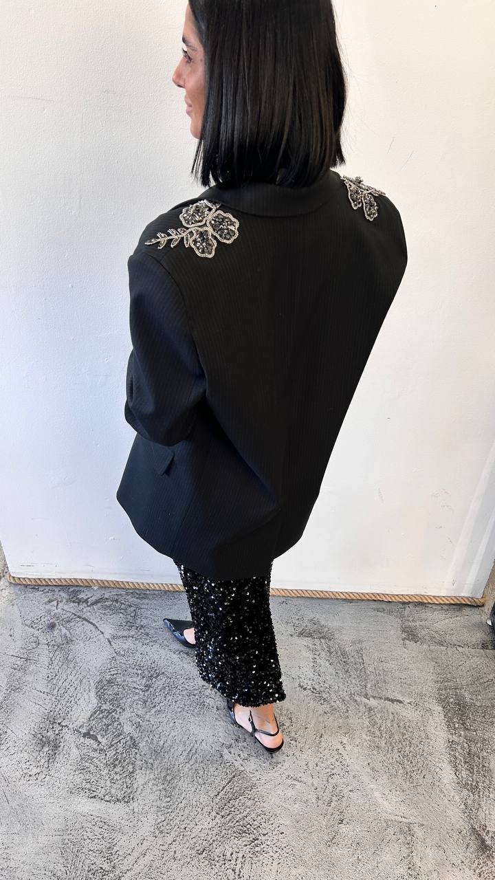 Blazer gessato over con decorazione floreale Loride