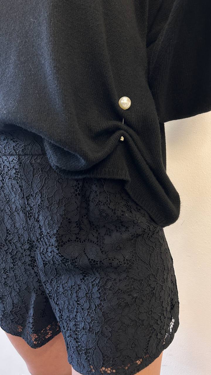 Pull girocollo spilla perla Ameline