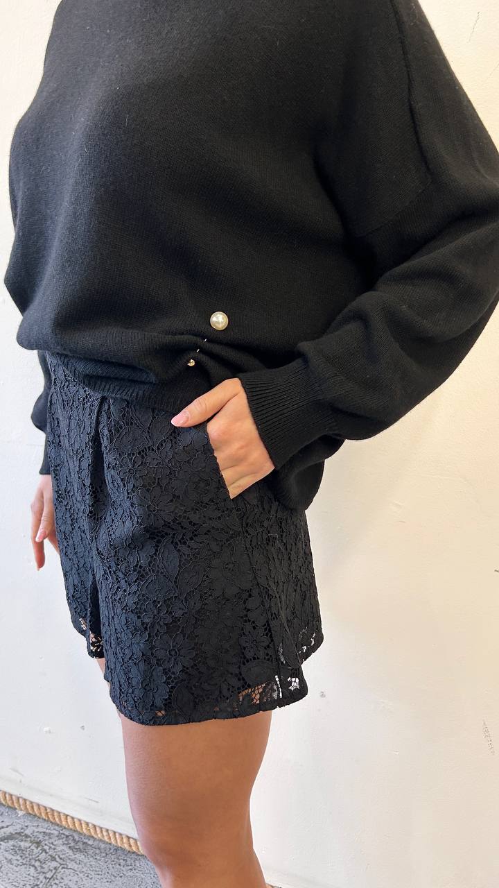 Pantaloncini in pizzo Solena