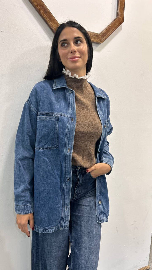 Camicia over jeans Brinalia