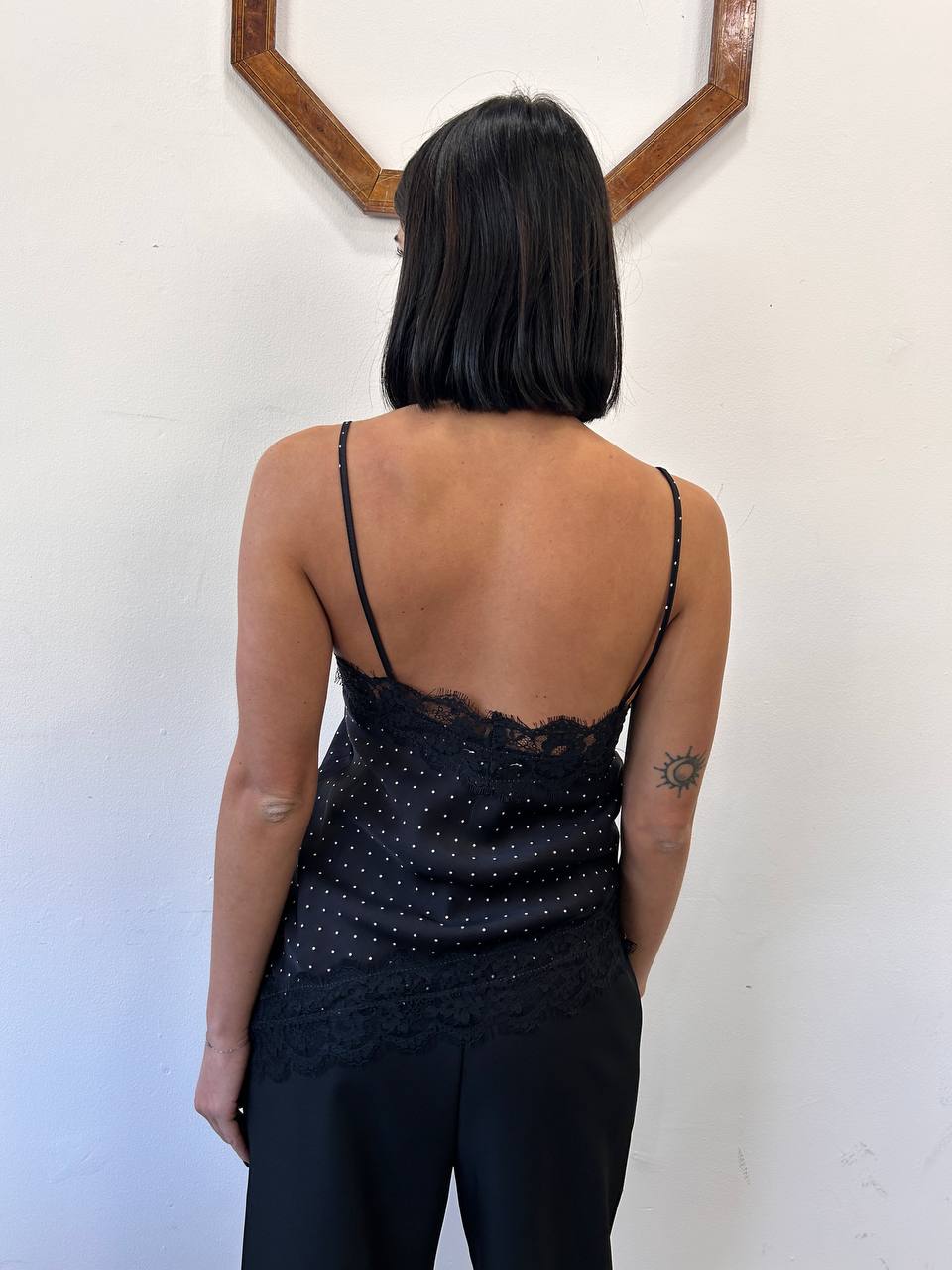 Top pois asimmetrico con pizzo Verina