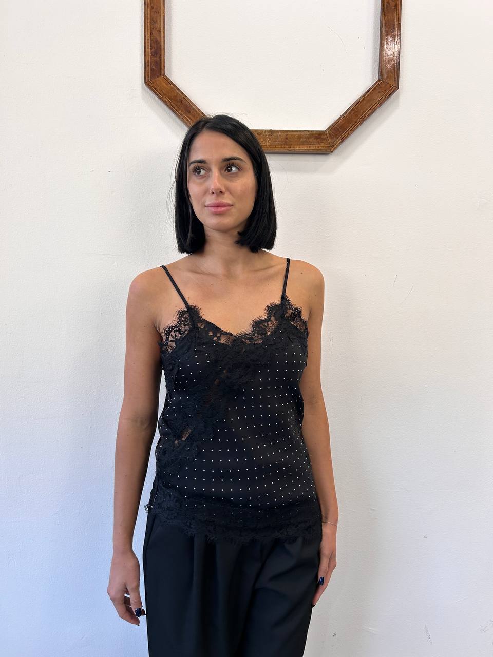 Top pois asimmetrico con pizzo Verina