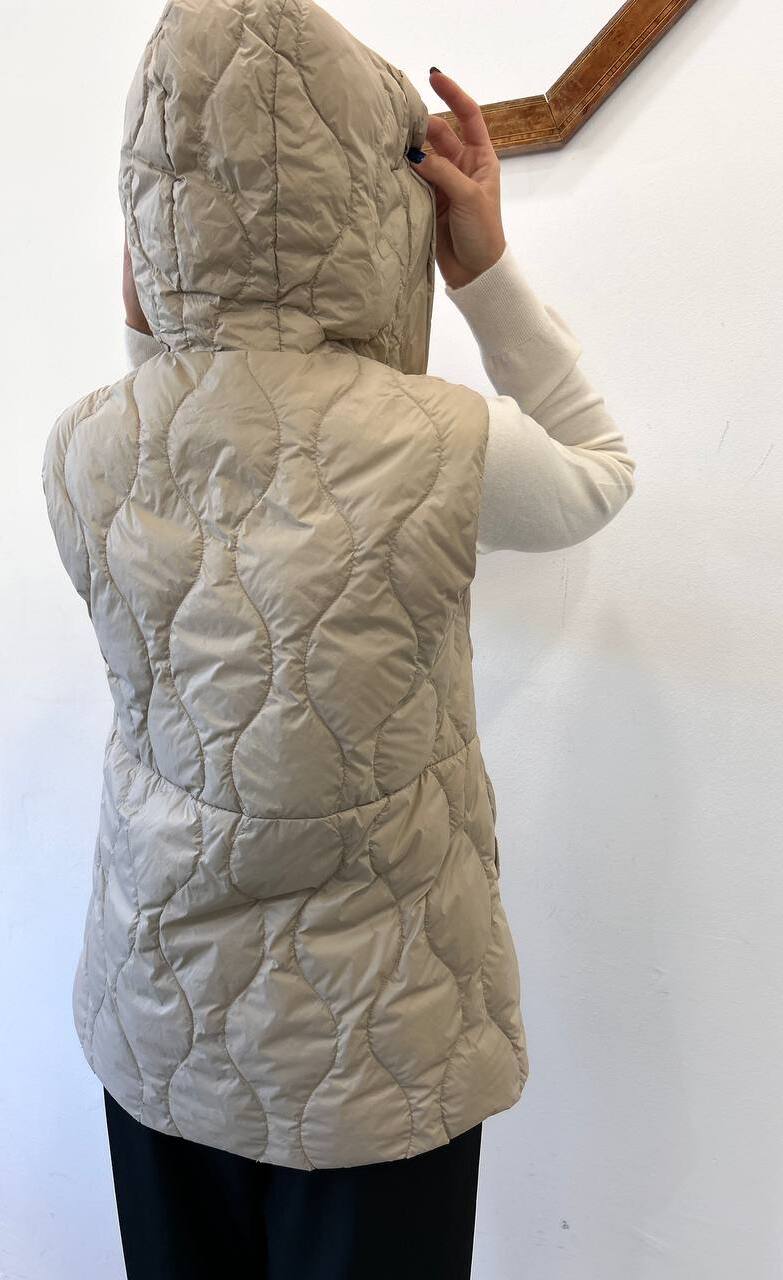 Gilet trapuntato 100 grammi con cappuccio Soreia