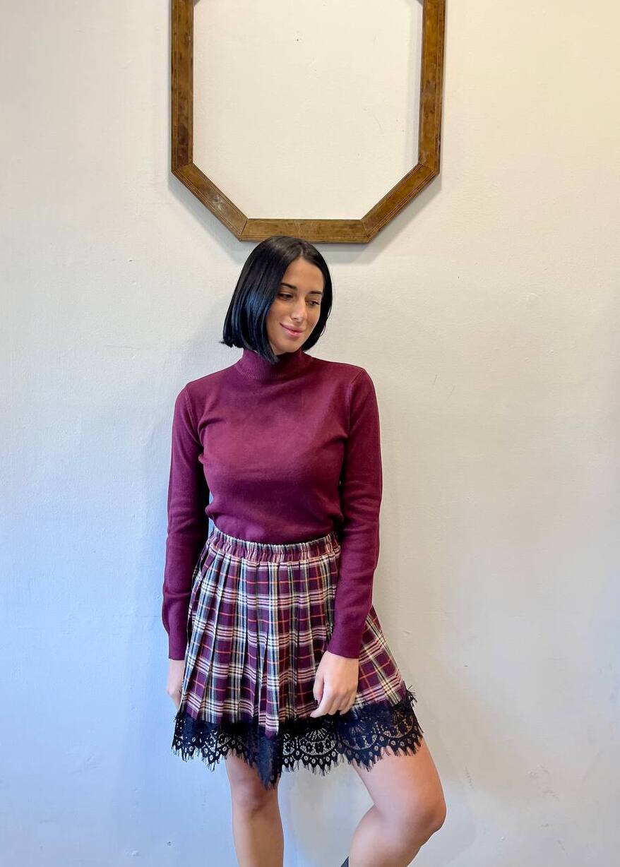 Maglia a collo alto minimalista Aruna