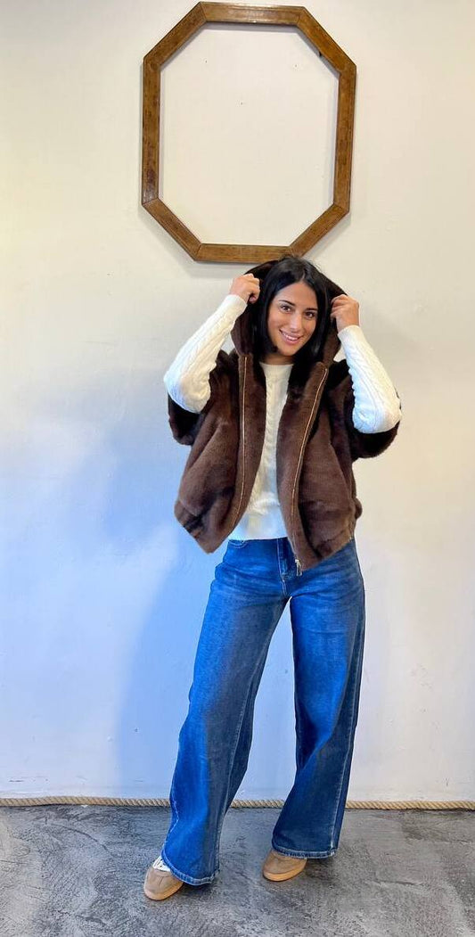 Giacca in pelliccia ecologica con cappuccio Olena
