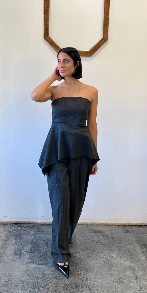 Pantaloni ampi con pinces e cintura Amila