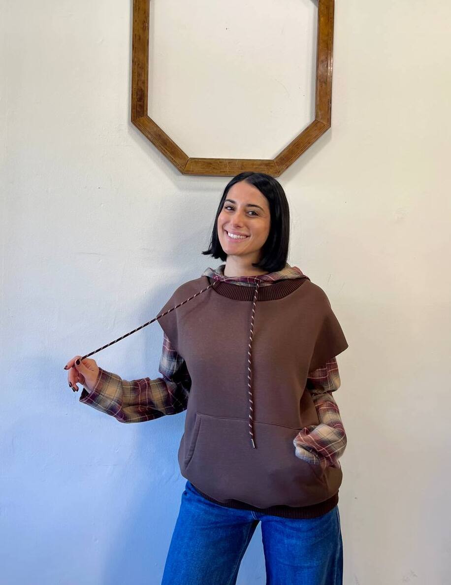 Felpa oversize con cappuccio e inserti a quadri Dorena