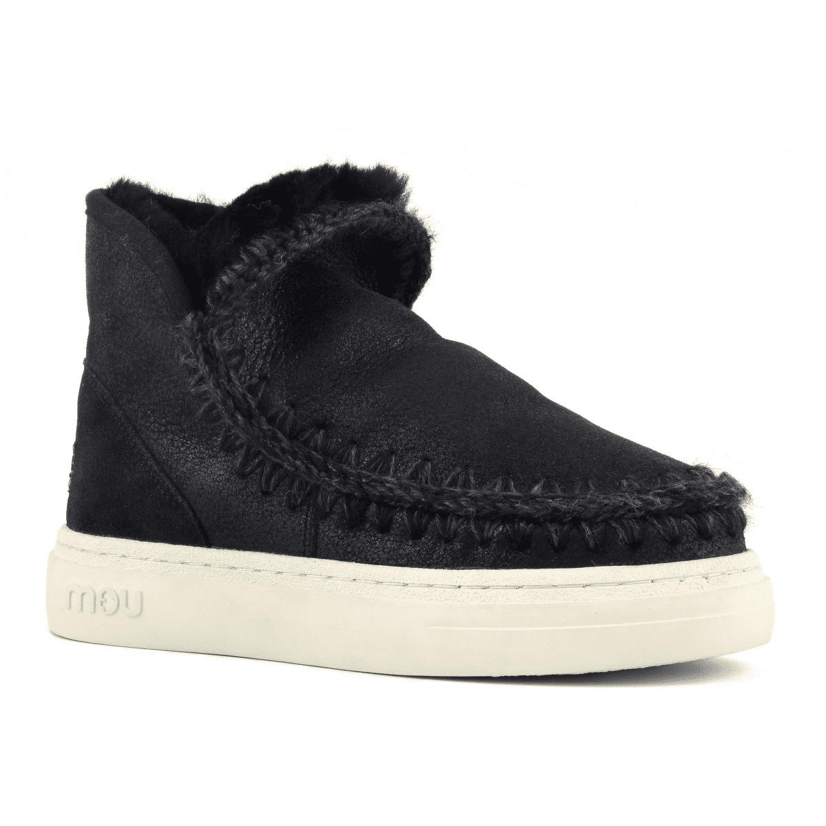 Eskimo sneaker bold