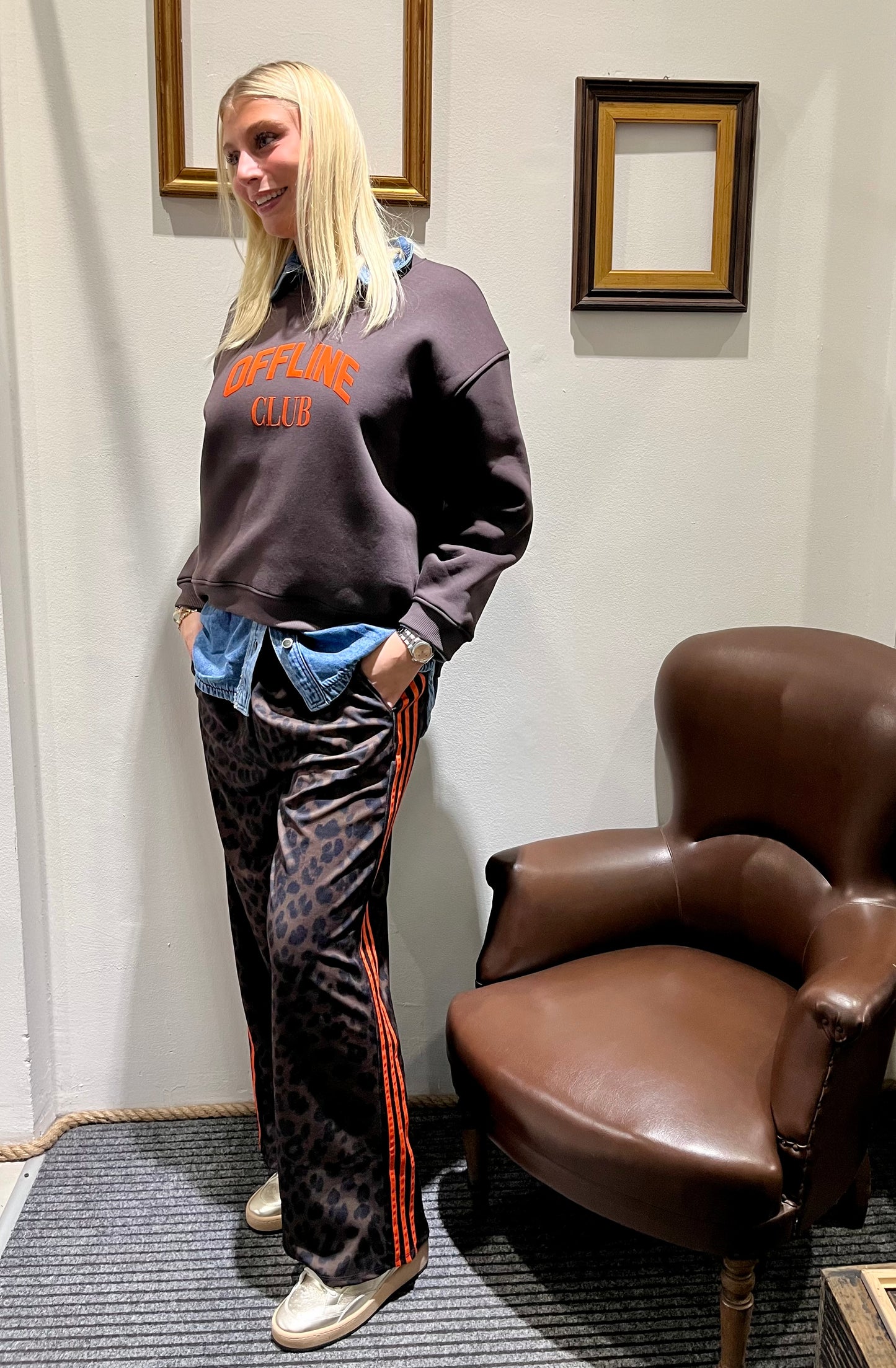 Pantaloni sportivi animalier con banda laterale Alaska