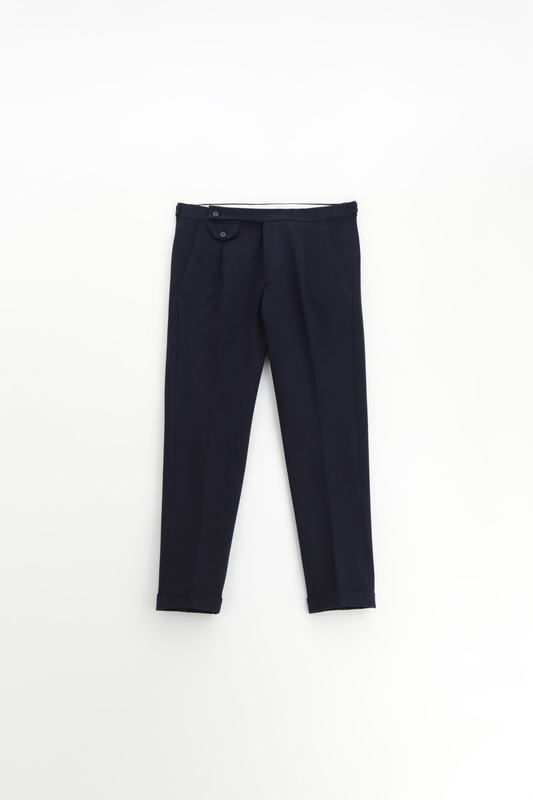 Trousers slim-fit con cintura alta e risvolto