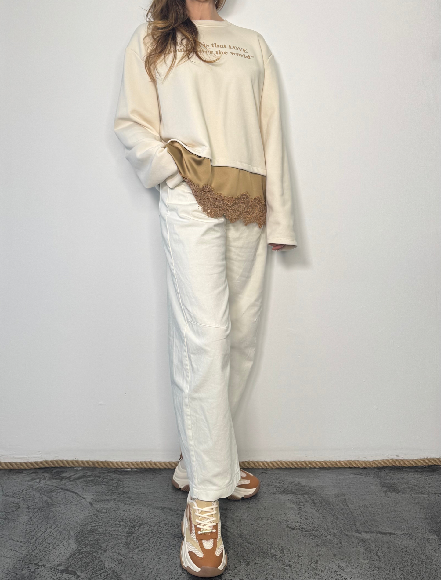 Felpa con stampa e bordo in pizzo Alma