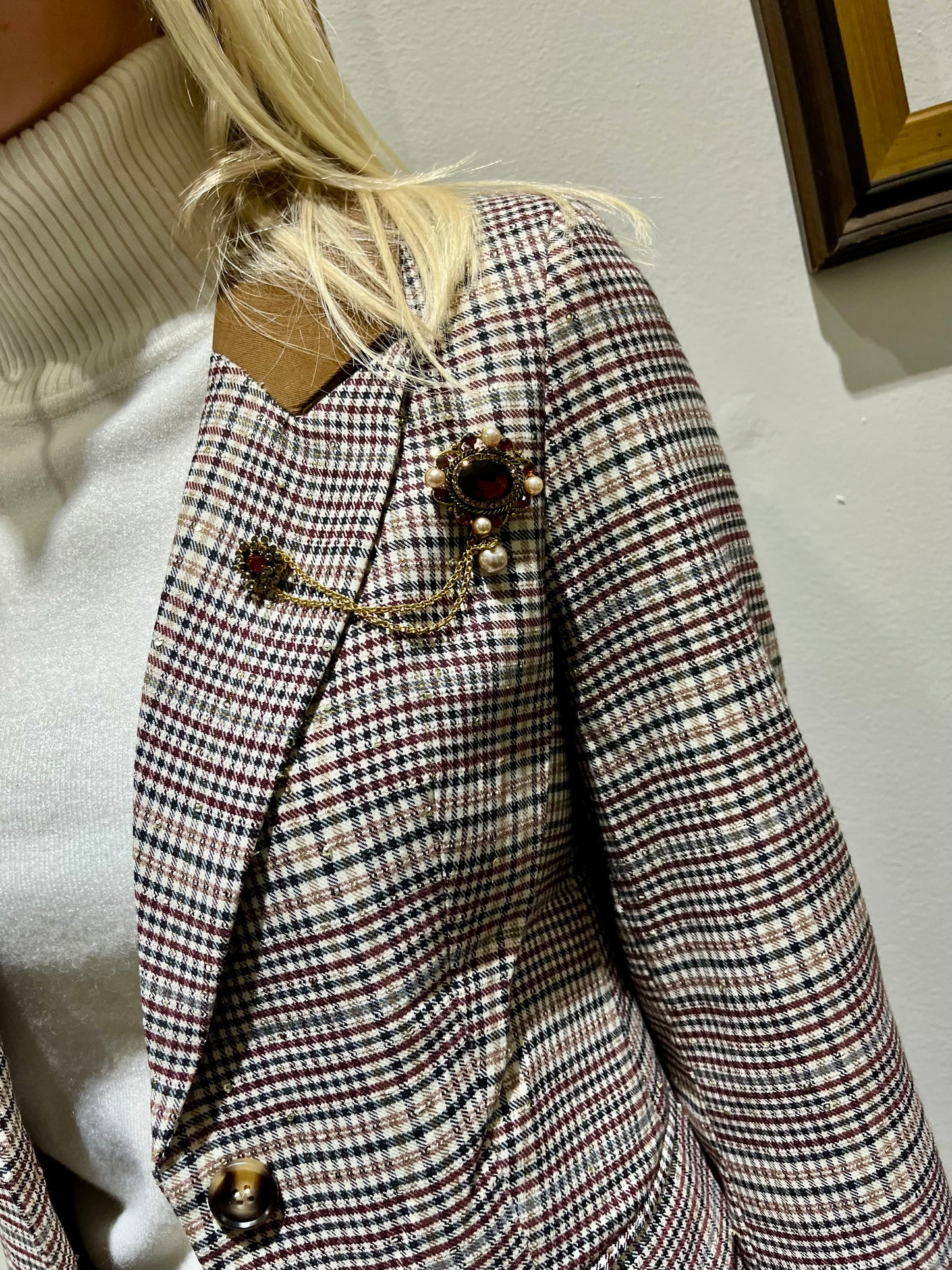 Giacca con spilla Antea