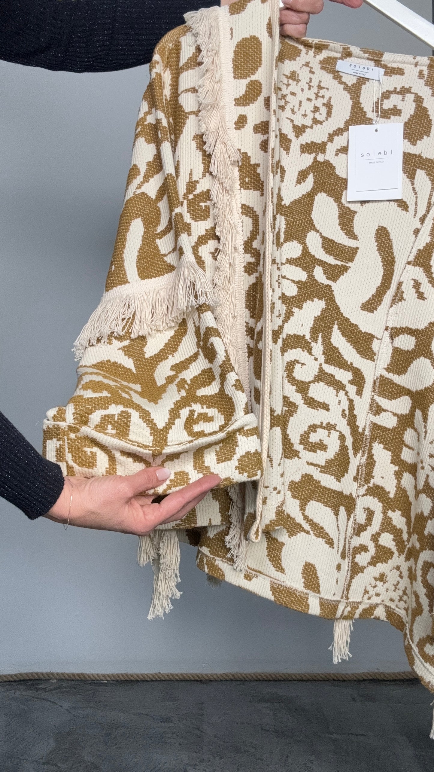 Cardigan con frange e trama jacquard Zoe