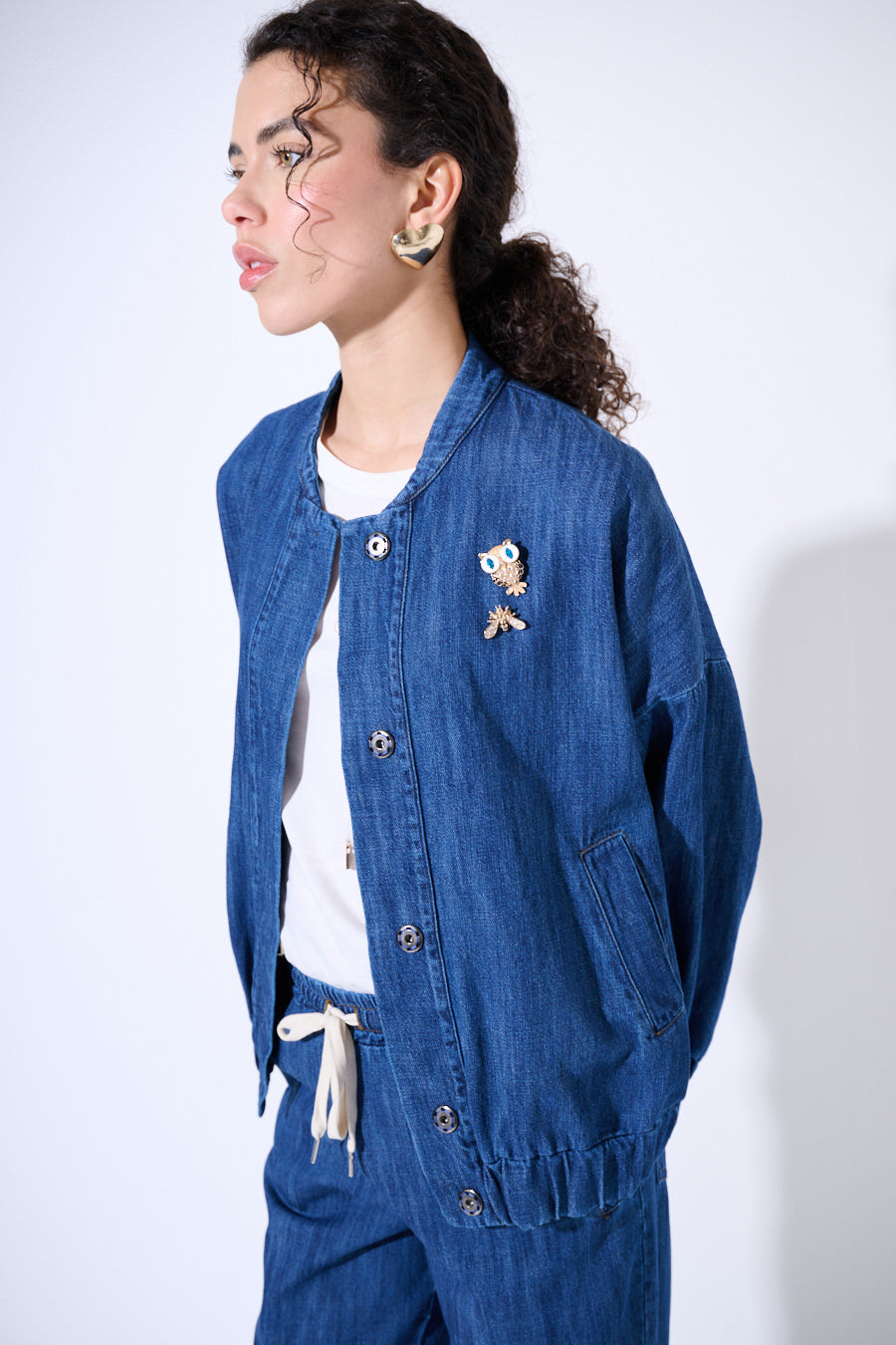 Bomber oversize denim con spille Valentina