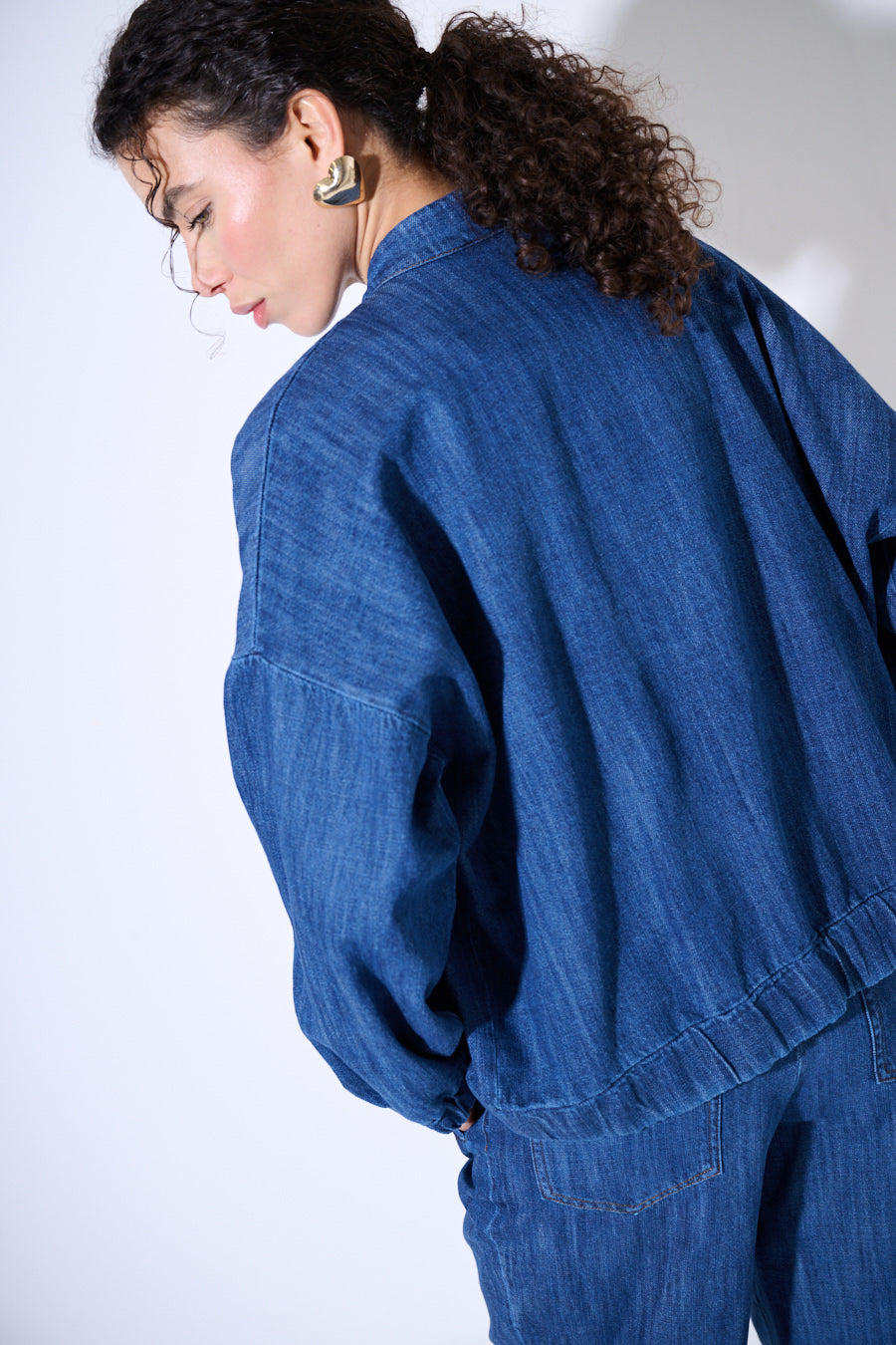 Bomber oversize denim con spille Valentina