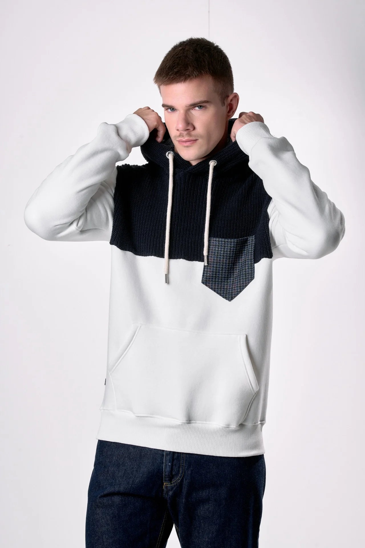 Felpa Cappuccio con intarsio in maglieria e dettagli in tessuto