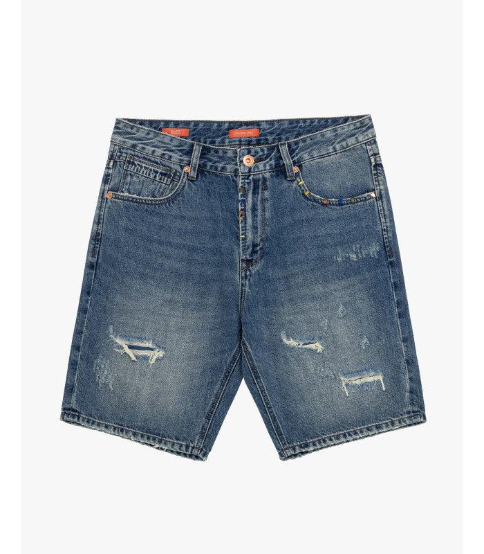 Bermuda in denim con lavaggio used e dettagli destroyed
