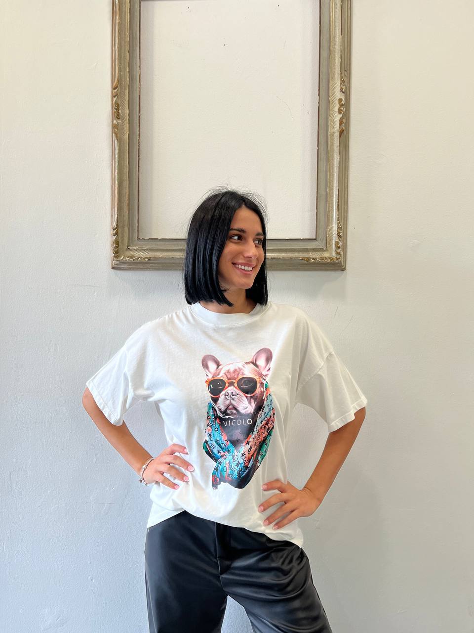 T-Shirt over bulldog Miriana