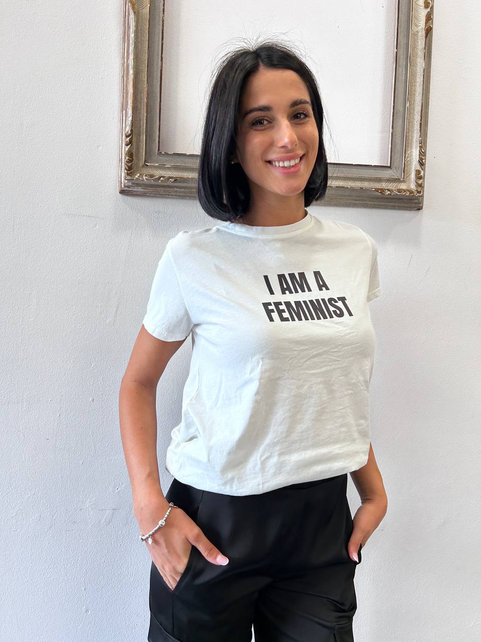 T-shirt I am feminist Maggiorina