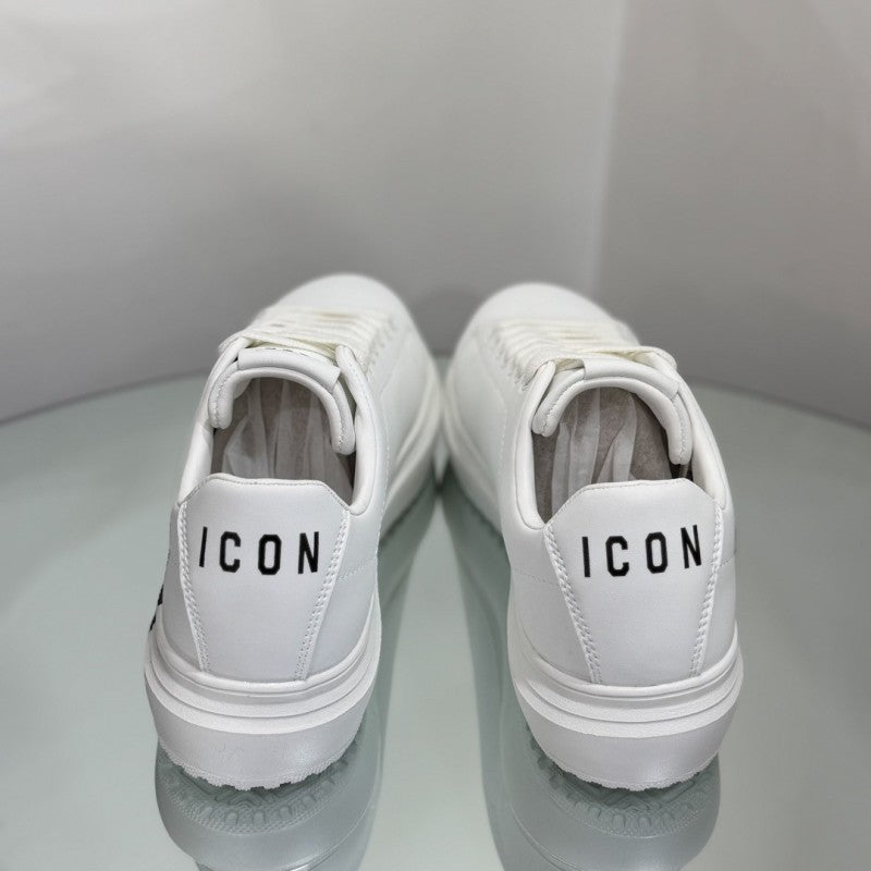 Sneakers Icon in PU