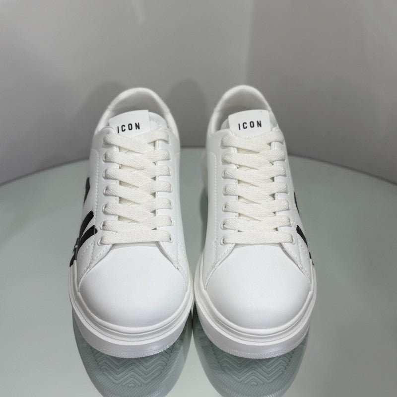 Sneakers Icon in PU